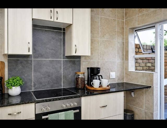 3 BEDROOM TOWNHOUSE FOR SALE IN BEDFORD GARDENS